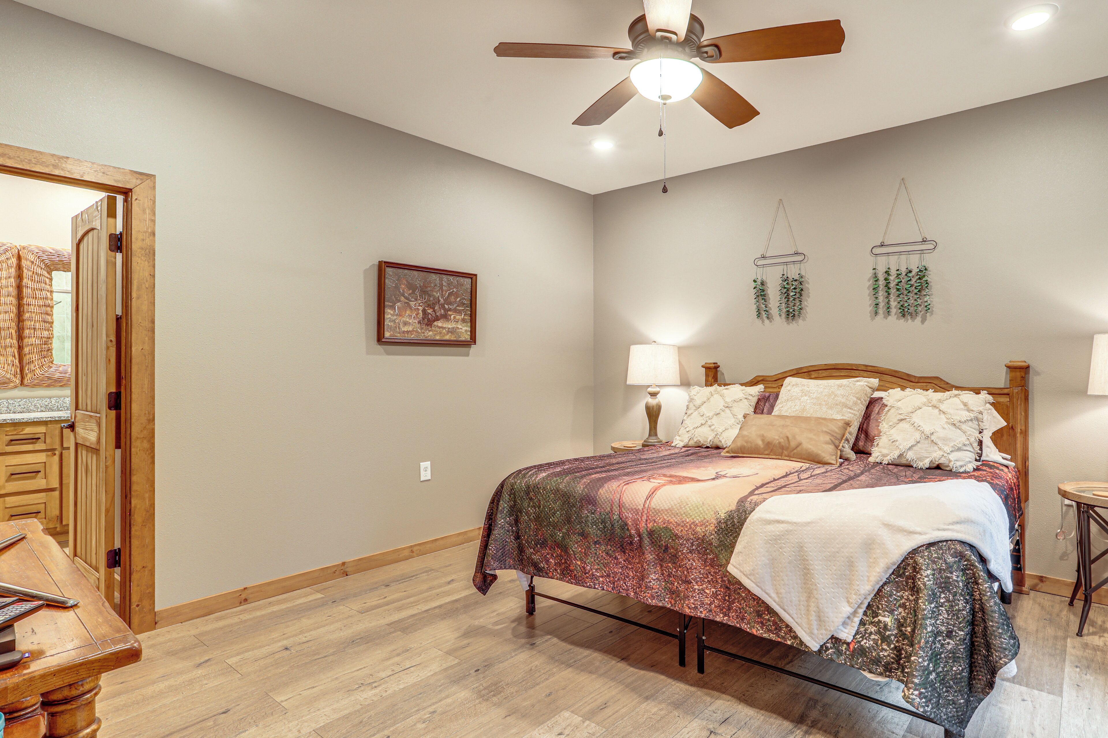 House (4 Bedrooms) | Interior