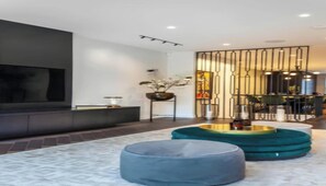 Interior - Elegant & Unique Townhouse Near Battersea Park (London)