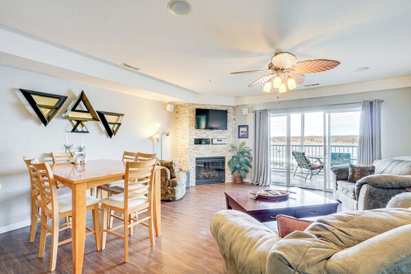 Apartment (3 Bedrooms) | Front of property - 5th-floor Lakefront Condo: Elevator + Pool Access! (Osage Beach)