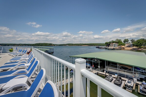 Apartment (3 Bedrooms) | Interior - 5th-floor Lakefront Condo: Elevator + Pool Access! (Osage Beach)