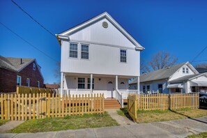 Apartment (2 Bedrooms) | Interior - Half-mi to Ocean View Beach Park: Modern Apartment (Norfolk)