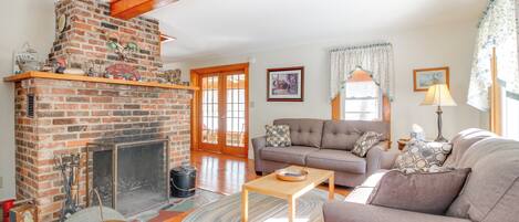 House (3 Bedrooms) | Front of property