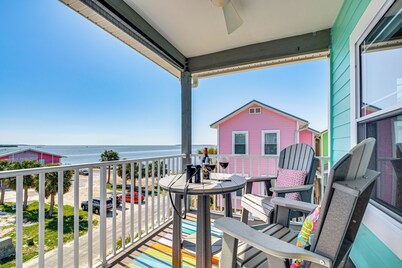 Steps to Beach: Home w/ Sunset Views in Cedar Key!