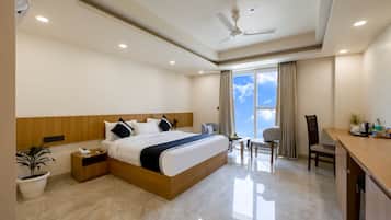 Premium bedding, down duvets, minibar, desk