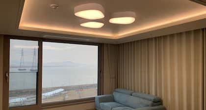 Spacious 3-bedroom apartment with peaceful and beautiful ocean view