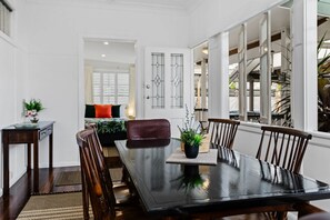 House | 3 bedrooms, desk, Internet - Crystal Cottage Cairns (Cairns)