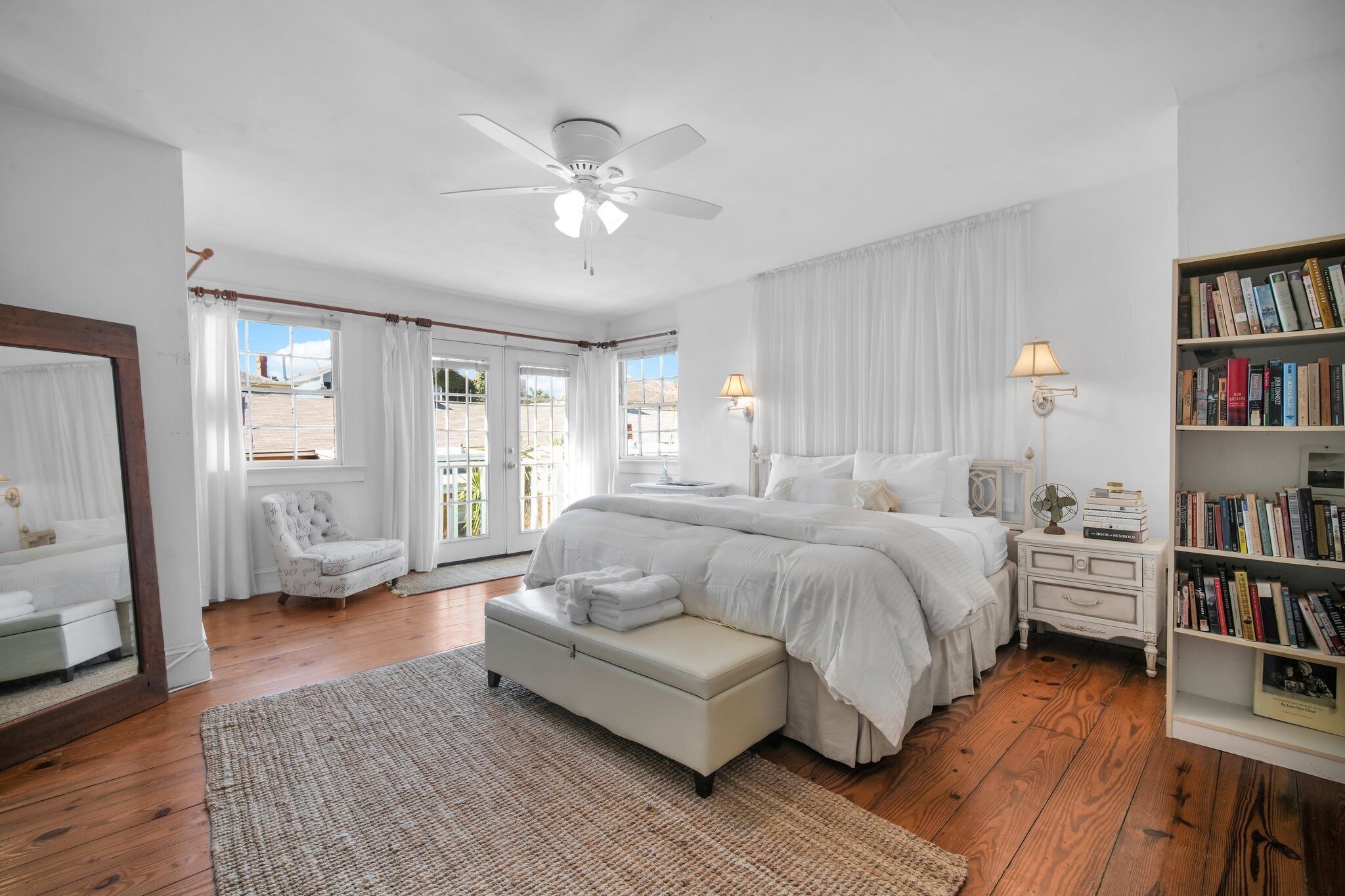 2 bedrooms, desk, iron/ironing board, free WiFi