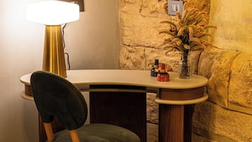 Habitación doble Deluxe | Tabla de planchar con plancha y wifi gratis