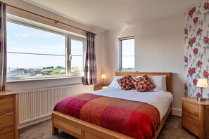 3 chambres, fer et planche à repasser, Wi-Fi gratuit, draps fournis