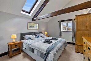 4 Schlafzimmer, Bügeleisen/Bügelbrett, kostenloses WLAN, Bettwäsche