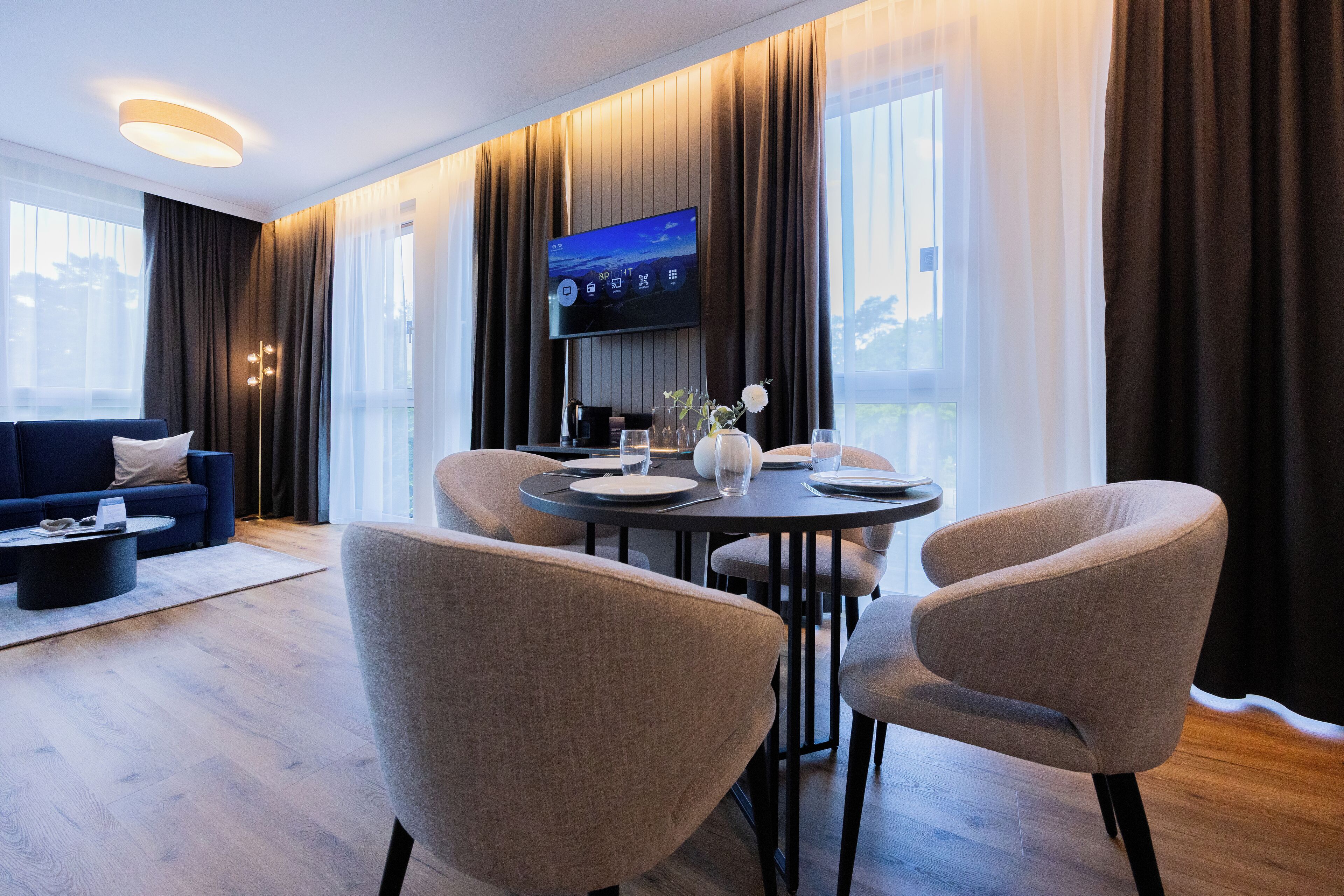 Deluxe Studio | In-room dining