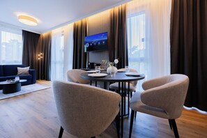 Studio Deluxe | Repas dans la chambre