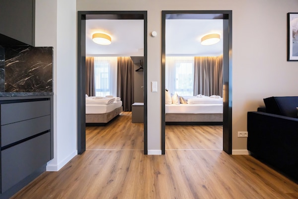 Appartamento, 2 camere da letto | Postazione laptop, ferro/asse da stiro, Wi-Fi gratuito, lenzuola