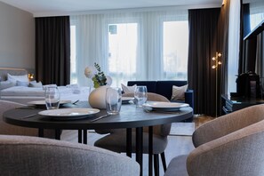 Estudi Deluxe | Zona de menjador de l'habitació