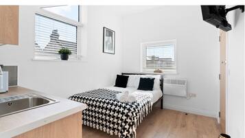 1 bedroom, iron/ironing board, free WiFi, bed sheets