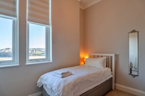 1 soverom, strykejern/-brett, wi-fi (inkludert) og sengetøy