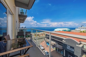 Property grounds - Perfect Oceanfront Condo in Downton Aruba (Oranjestad)