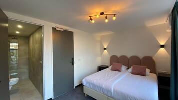 Deluxe Double Room | Desk, laptop workspace, soundproofing, free WiFi