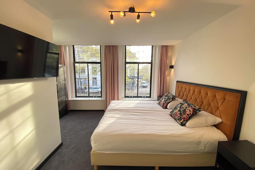 Hotel La Noire - Delft City Centre