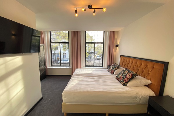 Deluxe Double Room | Desk, laptop workspace, soundproofing, WiFi (free)