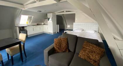 Hotel La Noire - Delft City Centre