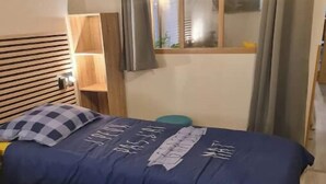 2 slaapkamers, een strijkplank/strijkijzer, wifi