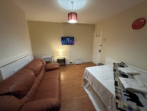 Apartment - Spacious Flat - Sleeps 6 - Heart of London (London)