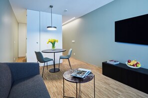 Apartment, 1 Schlafzimmer, barrierefrei | Wohnzimmer