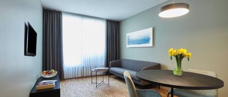 Huoneisto, 1 makuuhuone, esteetön | Olohuone