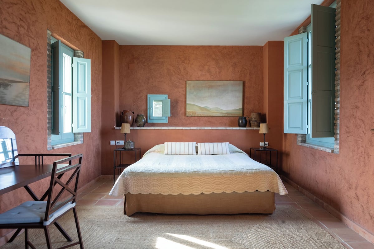 Chambre Double Junior, vue piscine | Literie de qualité supérieure, couette en duvet d'oie