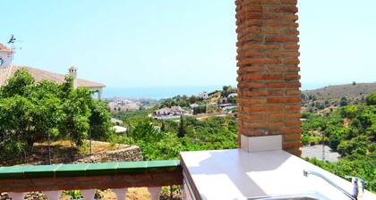 Charming country house in quaint Frigiliana with WiFi, AC