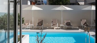 ซีเล็คเต็ด สวีทส์