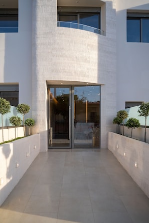 Front of property - Selected Suites (Chania)