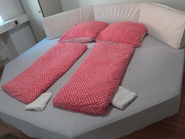 Apartment, 3 Bedrooms, Accessible | 4 bedrooms - Charming 4-bedroom Apartment in Ludwigsburg With Central Heating (Ludwigsburg)