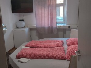 Apartment, 3 Bedrooms, Accessible | 4 bedrooms - Charming 4-bedroom Apartment in Ludwigsburg With Central Heating (Ludwigsburg)