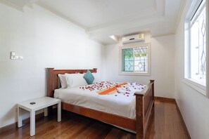 5 bedrooms - Luxurious 5-bedroom Pool Villa in Heart of Patong, Phuket (Patong)