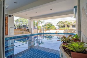 Villa, 5 Schlafzimmer, Raucher, eigener Pool | Pool | Innenpool