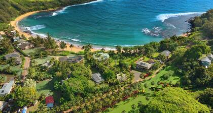 Moloaa Bay Cottage, A/C, 1 BD/1 BA with Den & loft