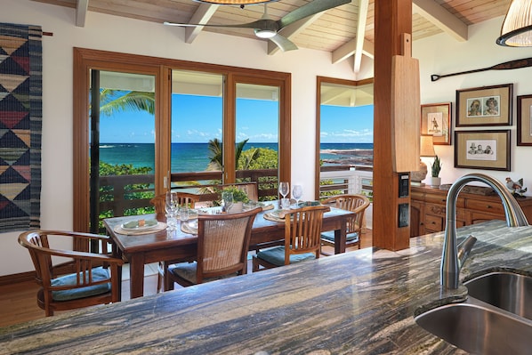 Dining - Moloaa Bay Villa & Cottage, beachfront on secluded white sand beach (Kilauea)