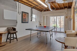 Casa, 5 habitaciones | Sala de juegos