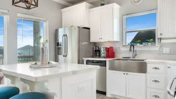 Rumah, 2 kamar tidur | Dapur pribadi | Lemari es dan mesin pembuat kopi/teh