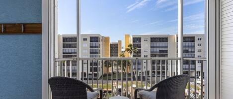 Condo, 2 Bedrooms | Interior