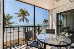 Condo, 2 Bedrooms | Dining - Seaside 209: Oceanview 2br/2ba Condo With Pool, Steps To Beach 2 Bedroom Condo (Fort Myers Beach)