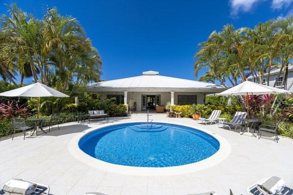 Casa, 3 habitaciones | Alberca