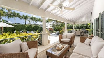 House, 3 Bedrooms | Terrace/patio