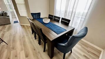 Villa, 5 Bedrooms | Dining