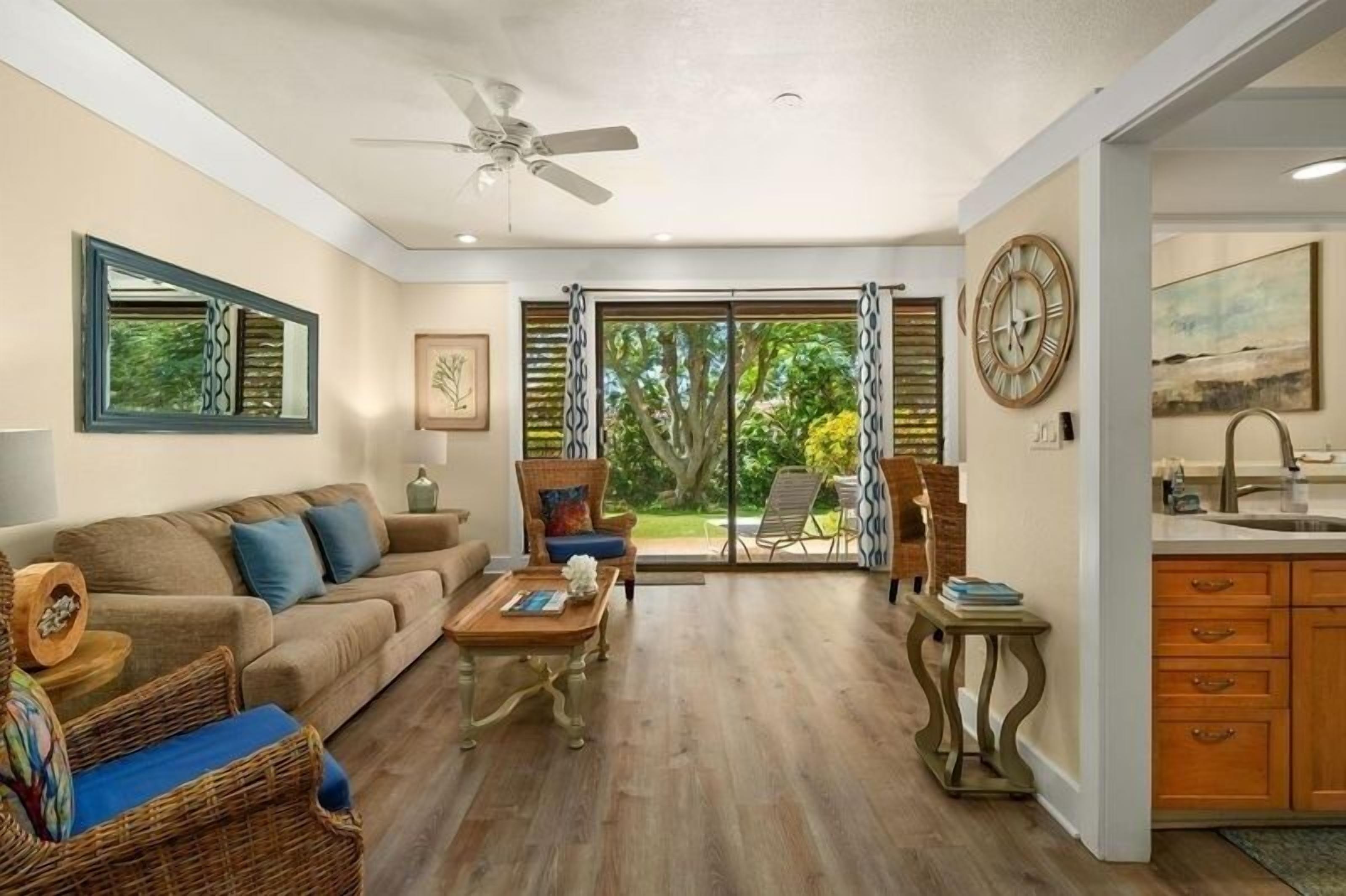 Condo, 1 quarto | Área de estar | Smart TV