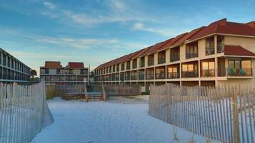 Casa geminada, 2 quartos | Fachada