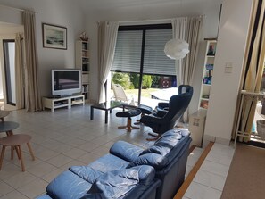 Smart TV, tenis de mesa y libros 