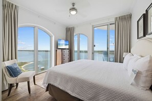 4 chambres, fer et planche à repasser, Wi-Fi gratuit, draps fournis